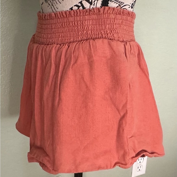 High Waisted Shorts - Picture 5 of 6